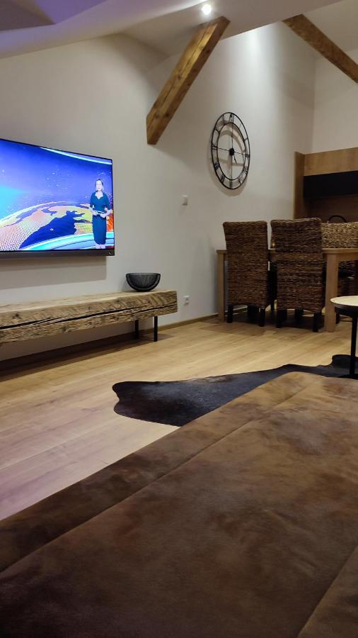 Ltm Apartman Spišská Nová Ves Buitenkant foto